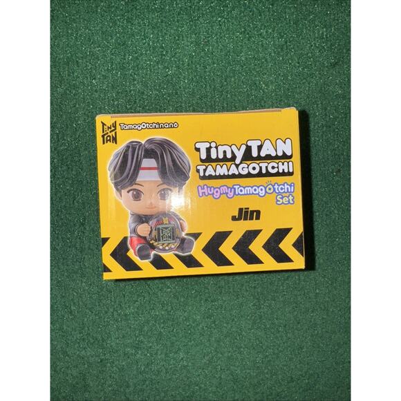 BTS tiny tan Hugmy tamagotchi set JIN Vinyl figure new sealed - Picture 2 of 4